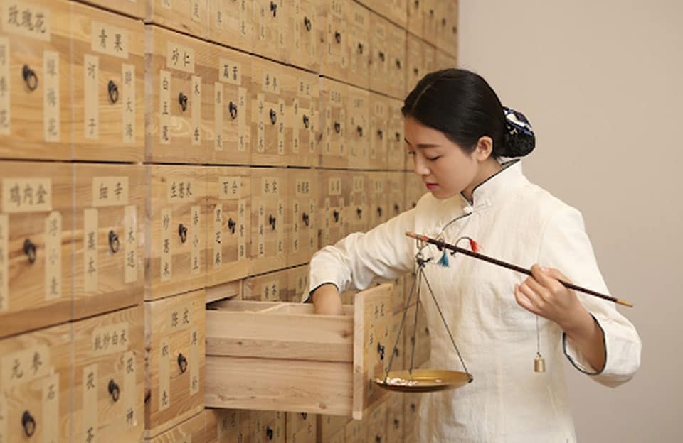 How to Treat SIBO Naturally With Chinese Medicine